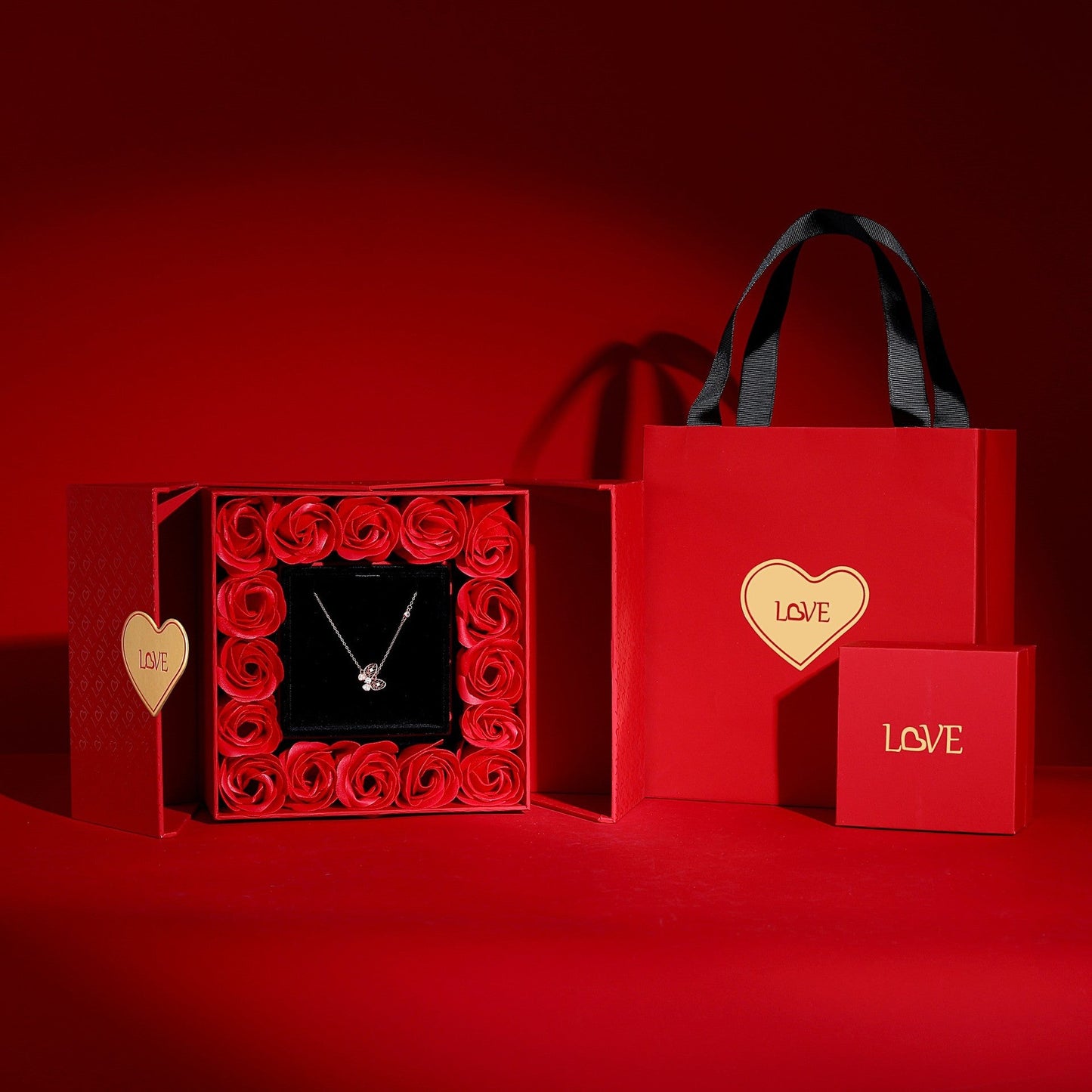 Rose gift box and handbag, close-up