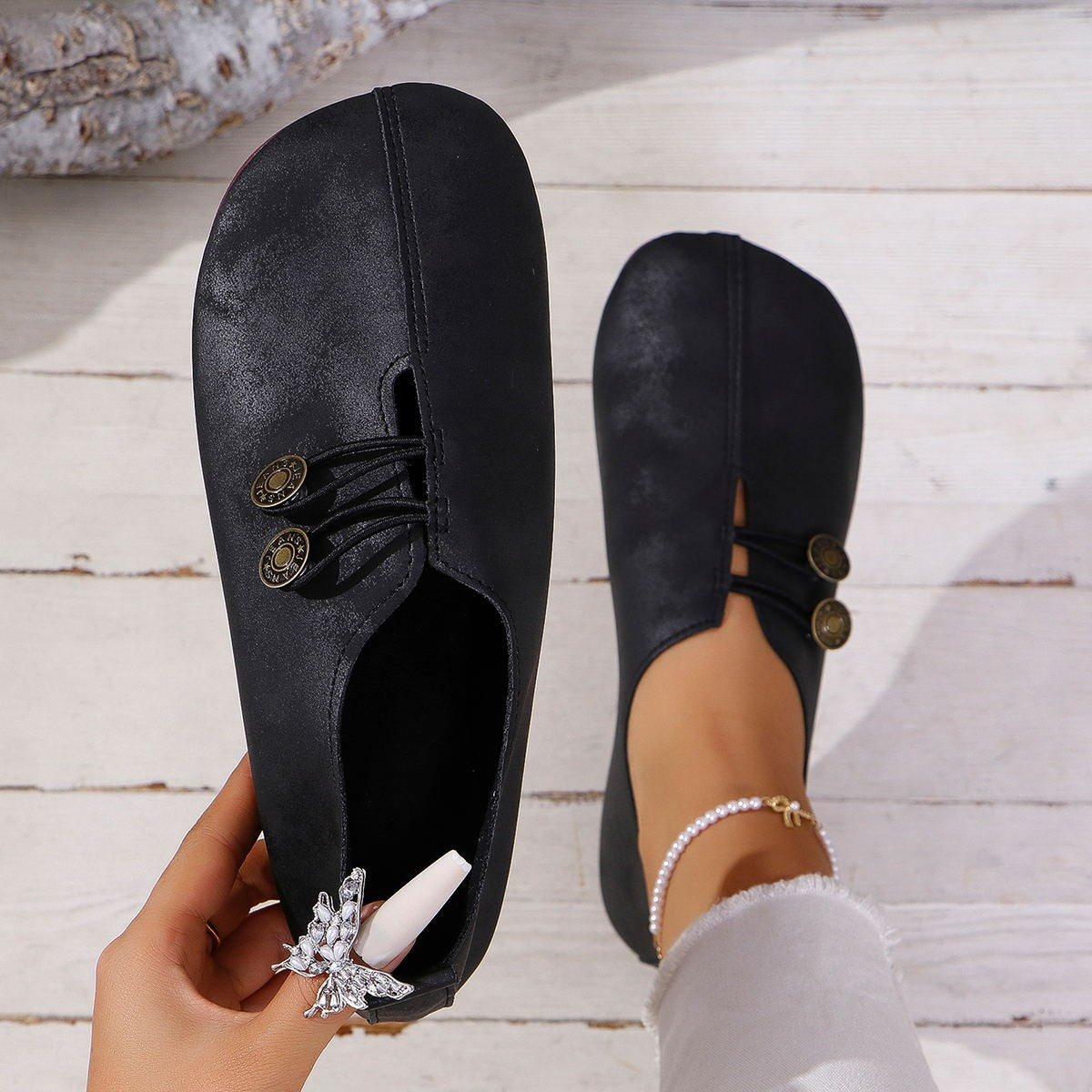 Slip-on sandals lifestyle photo