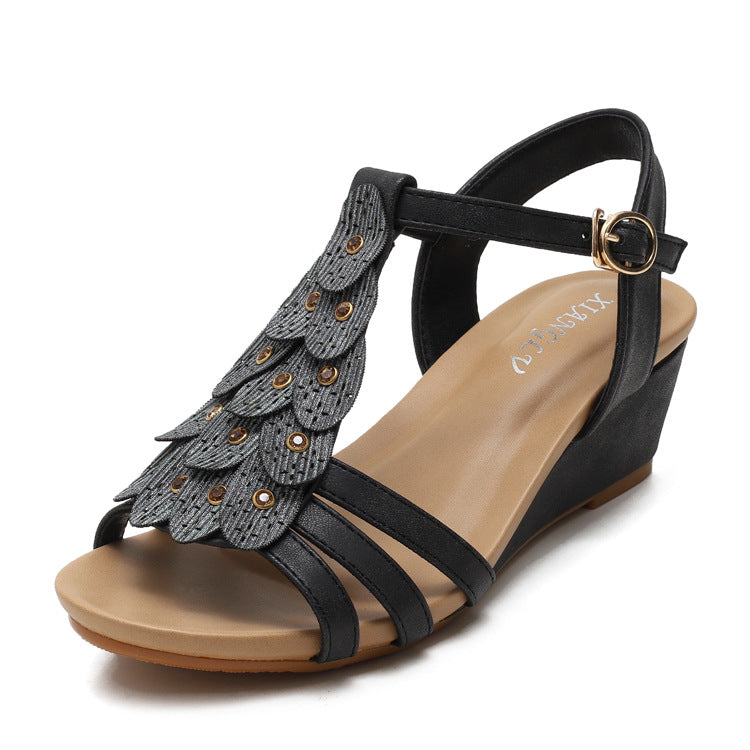 Bohemian wedge sandals with buckle strap and floral detail – product photo 9