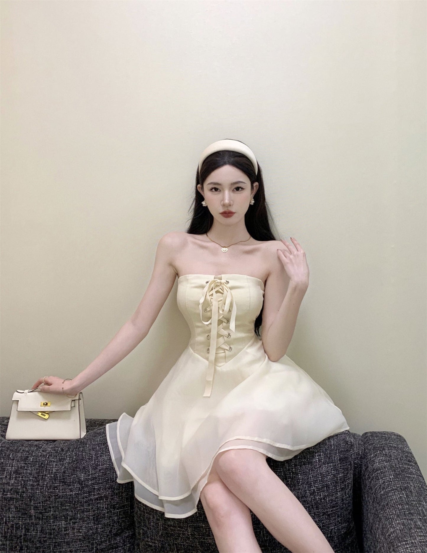One-shoulder princess dress - puff sleeve detail