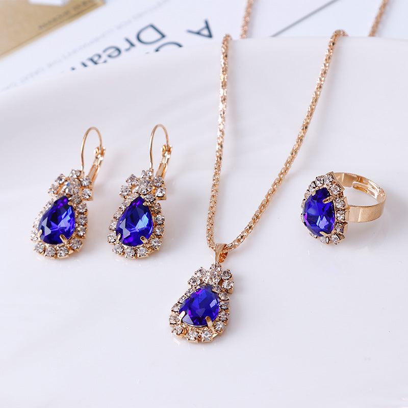 Water drop rhinestone jewelry set – necklace close-up