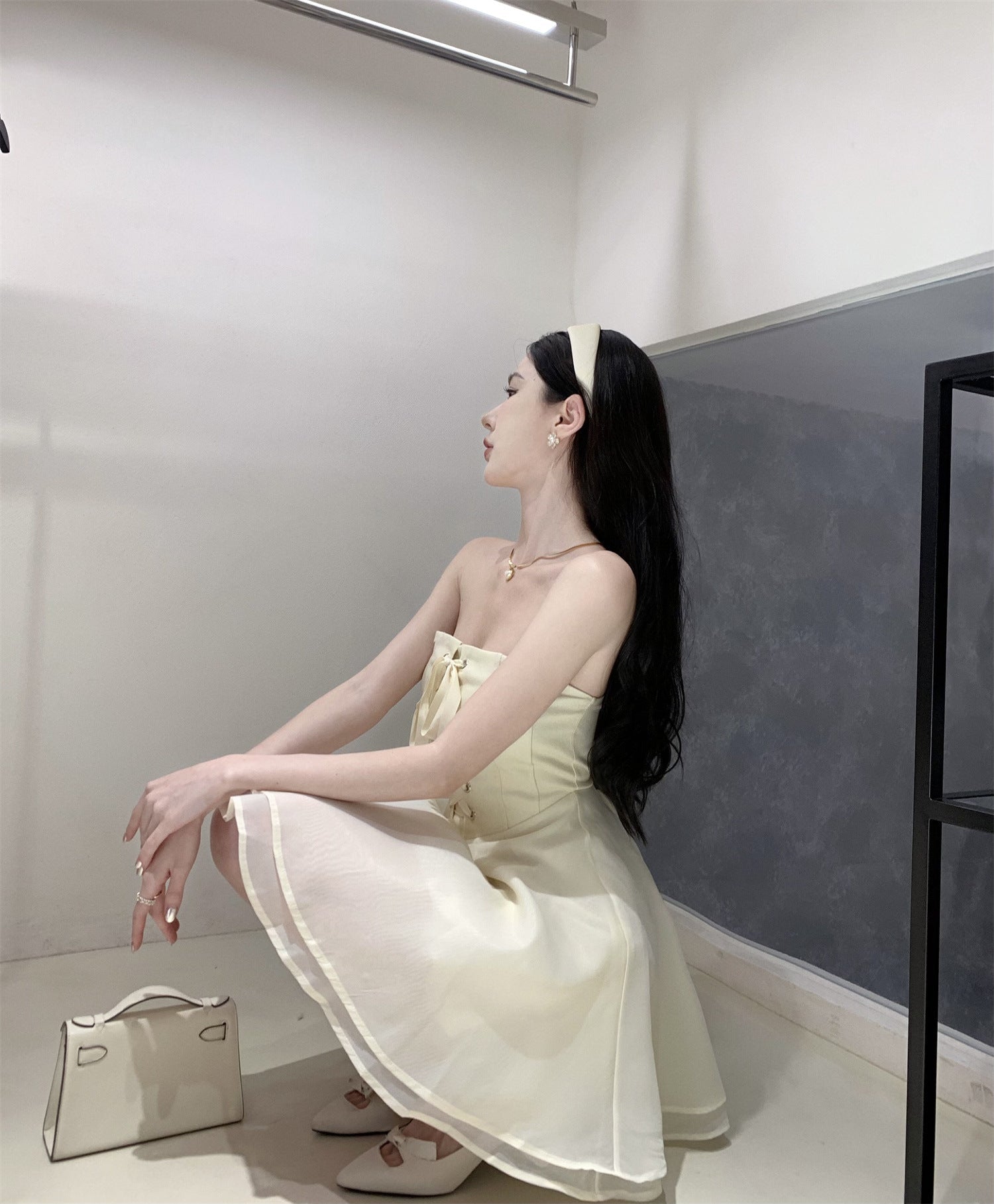 One-shoulder princess dress - back view