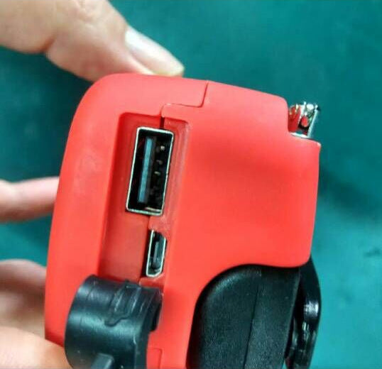 Solar & Hand Crank Emergency Radio Flashlight with USB Charging - product photo 6 of 12
