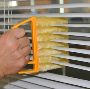 Venetian blind cleaning brush, front view