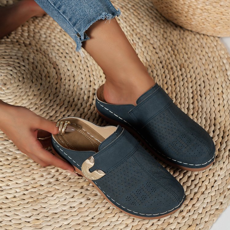 Slide sandals sole detail