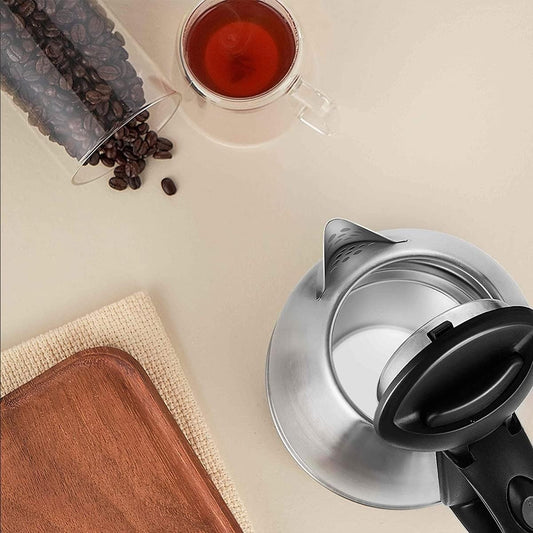 electric kettle handle and lid detail