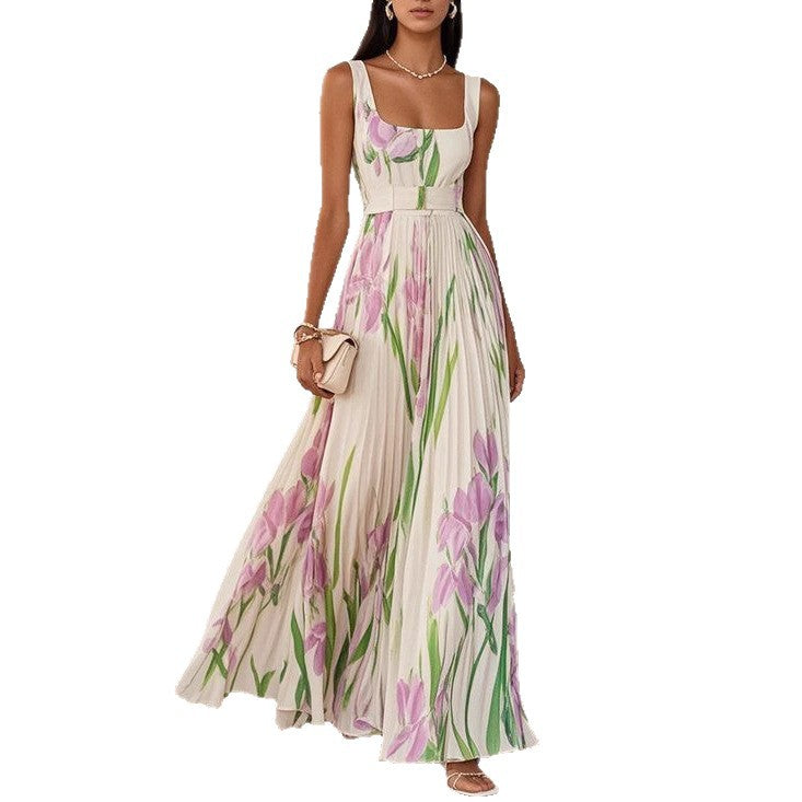 Sleeveless pleated dress side view