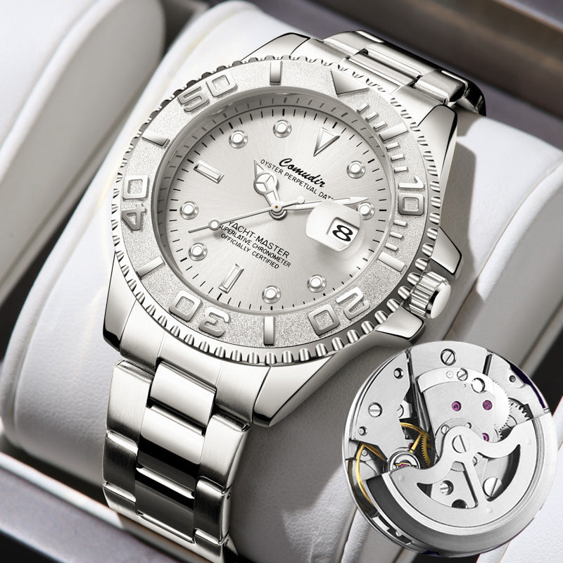 Diver-style watch - clasp detail