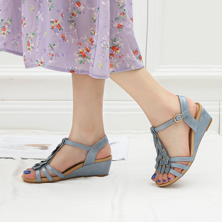 Bohemian wedge sandals with buckle strap and floral detail – product photo 7