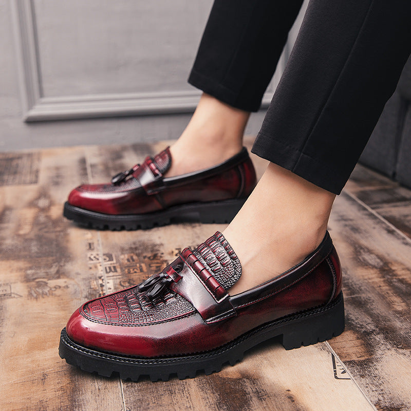 Men's retro British style dress shoes, front view